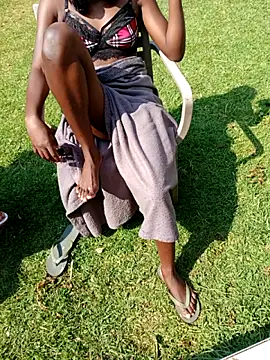 VirginPrincess06 online show from December 4, 2025, 1:10 pm