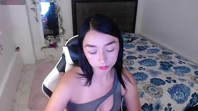 Snapshot of Ariel_Laurentt chatting on July 18, 2026, 3:48 am Ariel Laurentt online show from July 18, 2026, 3:48 am