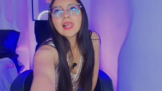 Mara Wolf01 online show from December 16, 2025, 7:51 pm