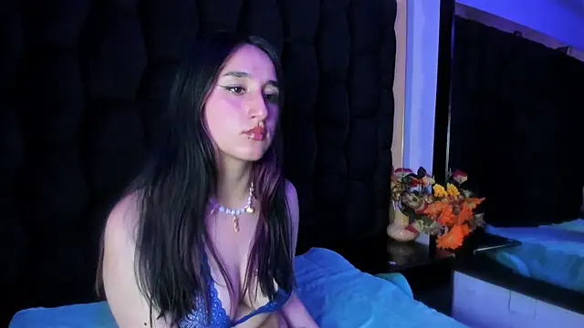 CharlotteStuart online show from February 21, 2026, 4:58 am