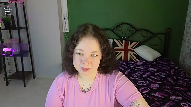 Snapshot of Vlada_vv chatting on May 6, 2026, 5:33 am Vlada vv online show from May 6, 2026, 5:33 am