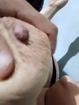 paoandjoe1010 online show from November 22, 2025, 11:42 am