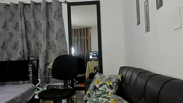 Violeta Gracee online show from March 9, 2026, 11:52 pm