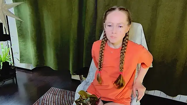 Snapshot of G0LDI chatting on February 4, 2026, 10:10 am G0LDI online show from February 4, 2026, 10:10 am