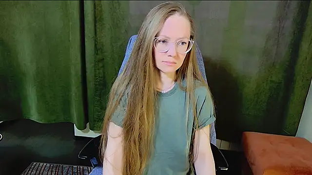 Snapshot of G0LDI chatting on February 18, 2026, 12:45 pm G0LDI online show from February 18, 2026, 12:45 pm