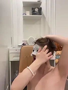 Snapshot of Queen-of-Love chatting on March 4, 2026, 6:15 pm Queen-of-Love online show from March 4, 2026, 6:15 pm