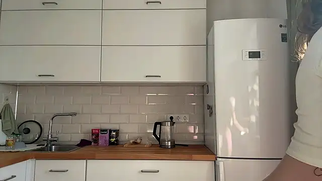 ElfriedaZwack online show from March 27, 2026, 10:16 am