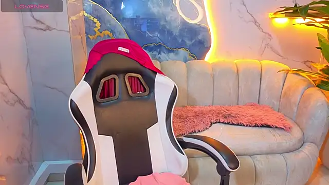 Anny Star Tx online show from April 18, 2026, 8:20 pm