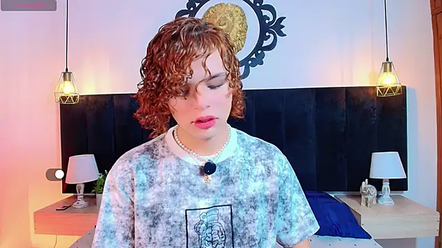 Snapshot of Skyee_angel chatting on April 19, 2026, 1:23 pm Skyee angel online show from April 19, 2026, 1:23 pm