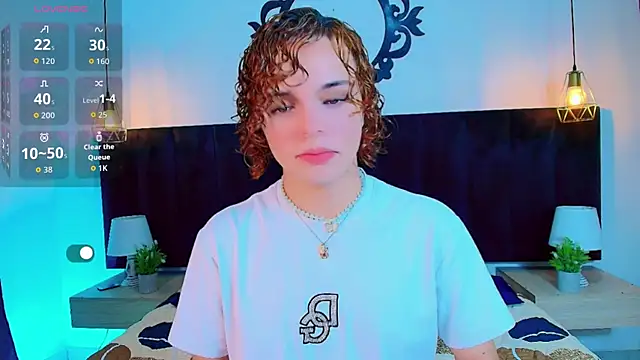 Snapshot of Skyee_angel chatting on May 10, 2026, 1:36 pm Skyee angel online show from May 10, 2026, 1:36 pm
