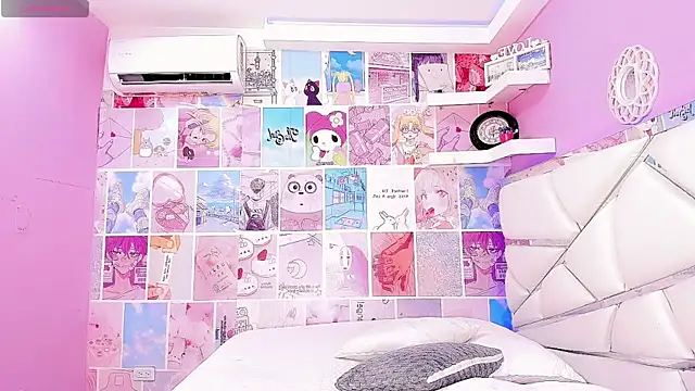 DaleskaSanchez online show from April 18, 2026, 8:42 pm