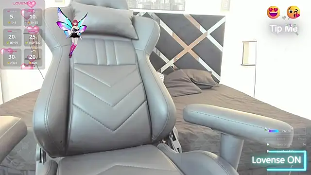 Snapshot of mask_red_girl chatting on November 21, 2025, 8:19 pm mask red girl online show from November 21, 2025, 8:19 pm