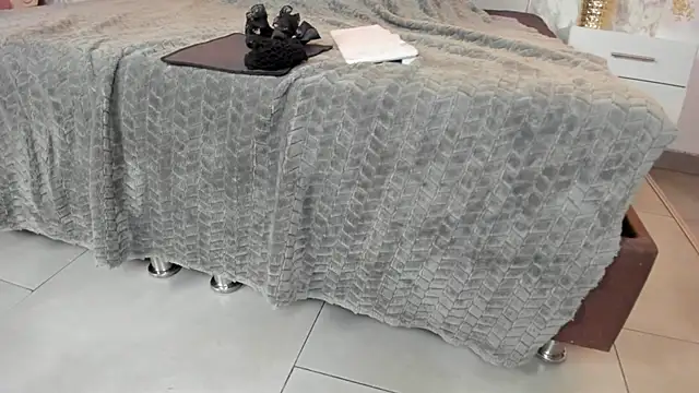 Snapshot of Mysterius_Woman chatting on February 12, 2026, 1:11 pm Mysterius Woman online show from February 12, 2026, 1:11 pm