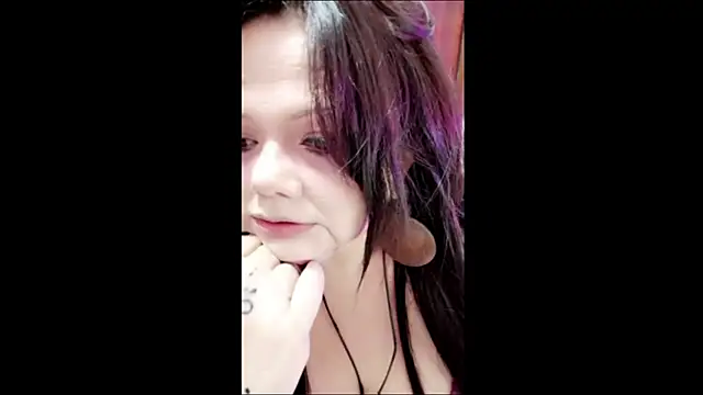 Snapshot of Amputee_woman chatting on July 10, 2026, 10:10 pm Amputee woman online show from July 10, 2026, 10:10 pm