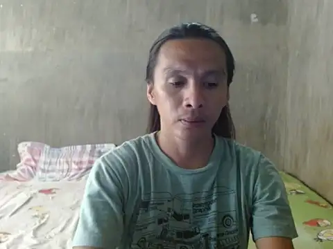 lovelycarla32 online show from May 27, 2026, 5:04 am