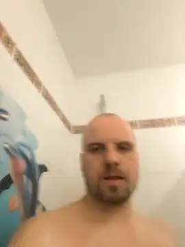 Phoenix2310 online show from January 12, 2026, 4:36 pm