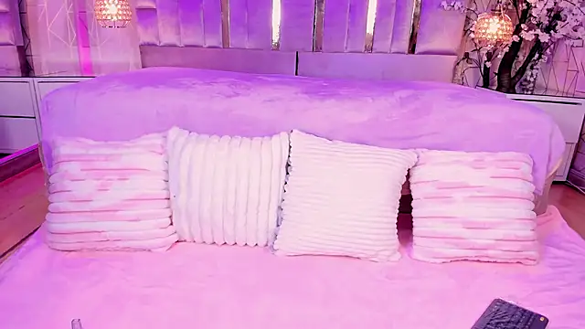 Naomistart online show from March 3, 2026, 5:14 am