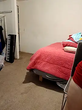 Snapshot of yesi31 chatting on December 17, 2025, 4:23 pm yesi31 online show from December 17, 2025, 4:23 pm