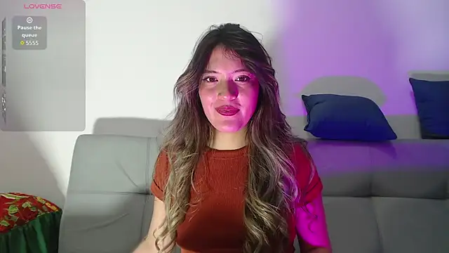 hanna  jones7 online show from December 23, 2025, 12:11 am