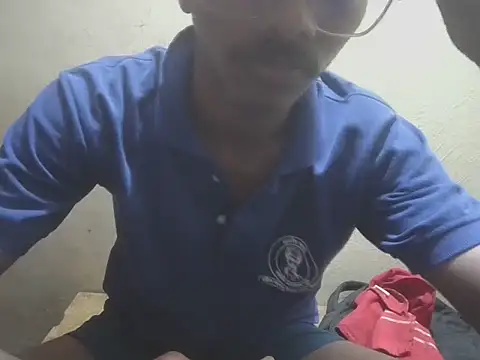 FreakyCharmXOXO online show from January 7, 2026, 6:18 am