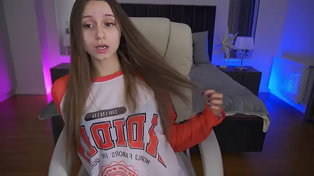 Snapshot of TinyNatalie chatting on February 17, 2026, 3:26 am TinyNatalie online show from February 17, 2026, 3:26 am