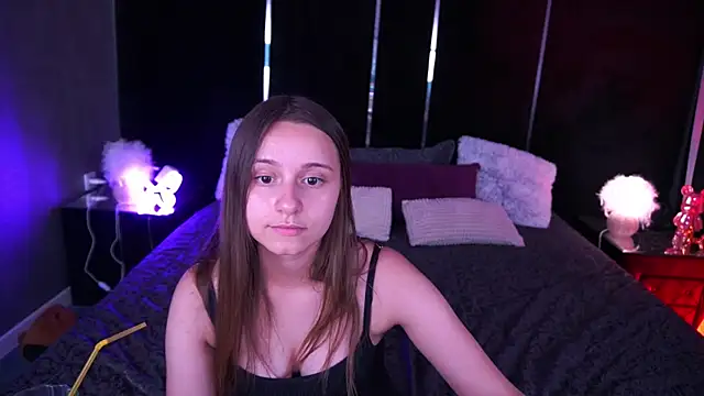 Snapshot of TinyNatalie chatting on June 21, 2026, 6:46 pm TinyNatalie online show from June 21, 2026, 6:46 pm
