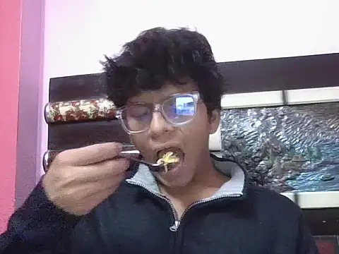 maskedman699 online show from November 26, 2025, 8:03 am