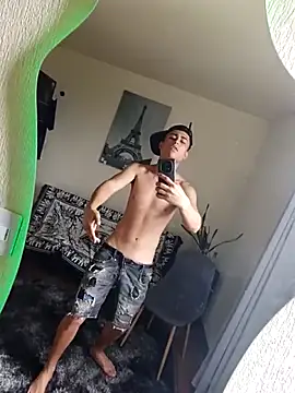 Cute eliot online show from November 23, 2025, 7:57 pm