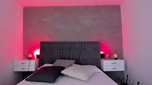 alejandrarojas  online show from December 20, 2025, 12:19 pm