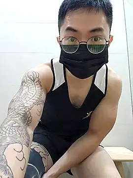 Snapshot of Valerious180 chatting on December 14, 2025, 5:18 pm Valerious180 online show from December 14, 2025, 5:18 pm