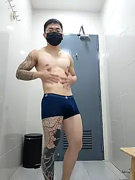 Snapshot of Valerious180 chatting on November 29, 2025, 5:24 pm Valerious180 online show from November 29, 2025, 5:24 pm