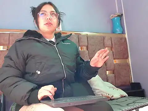 SHIZUKA WET online show from December 16, 2025, 3:44 am