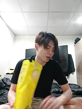 Snapshot of twtung_tung chatting on November 27, 2025, 5:24 pm twtung tung online show from November 27, 2025, 5:24 pm