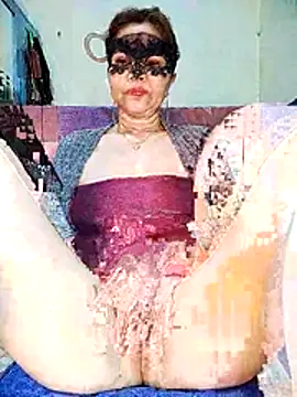 Snapshot of LisantLy chatting on December 15, 2025, 10:04 pm LisantLy online show from December 15, 2025, 10:04 pm