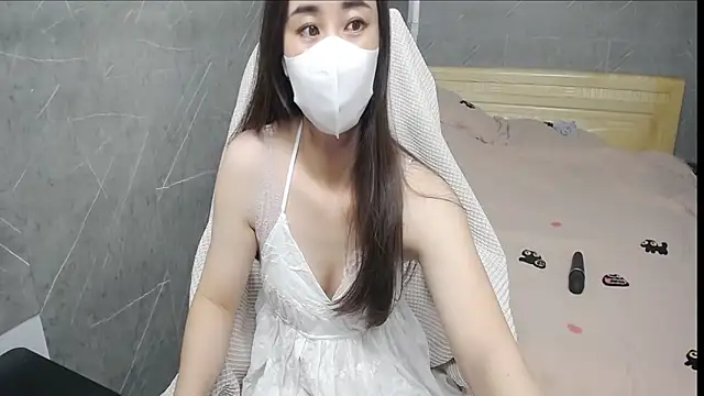 juhi-bae online show from November 28, 2025, 2:06 pm