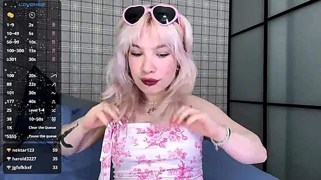 LolaDollyMur online show from January 14, 2026, 7:17 pm