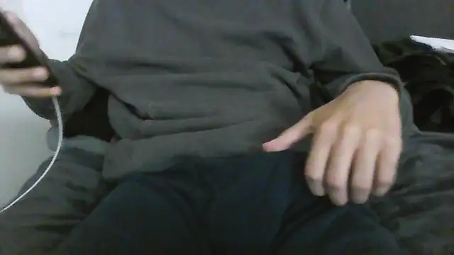 latinman7944 online show from March 5, 2026, 5:26 am