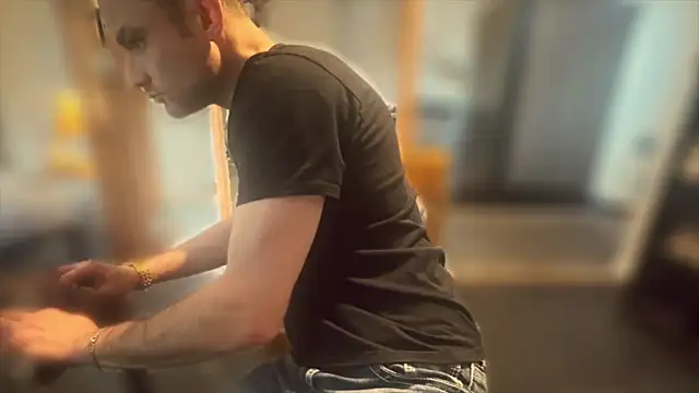 famous1tad online show from January 10, 2026, 6:14 pm