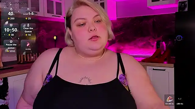 ellagoddes online show from March 26, 2026, 7:01 pm