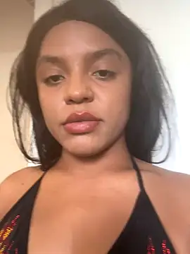 xoeewinters online show from November 23, 2025, 7:35 pm