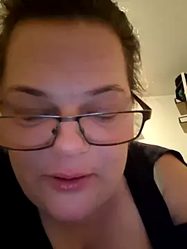 Tasmine online show from November 24, 2025, 1:33 pm