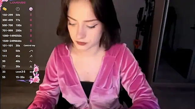 Meowluly online show from April 1, 2026, 8:50 pm