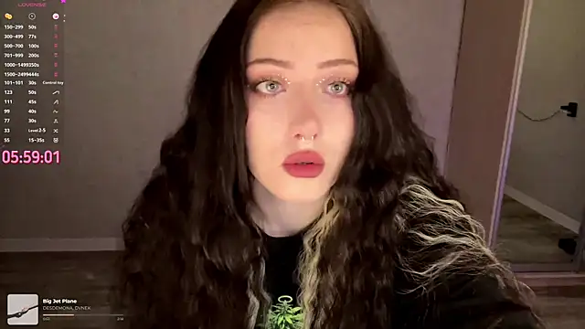 Meowluly online show from April 15, 2026, 8:42 pm