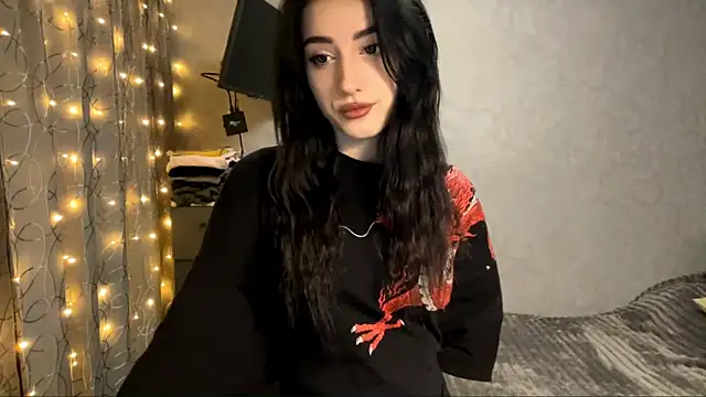 Meowluly online show from December 14, 2025, 9:09 pm