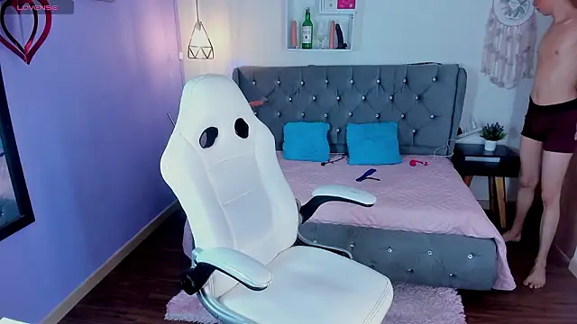 Juaan Diick online show from February 26, 2026, 5:24 pm