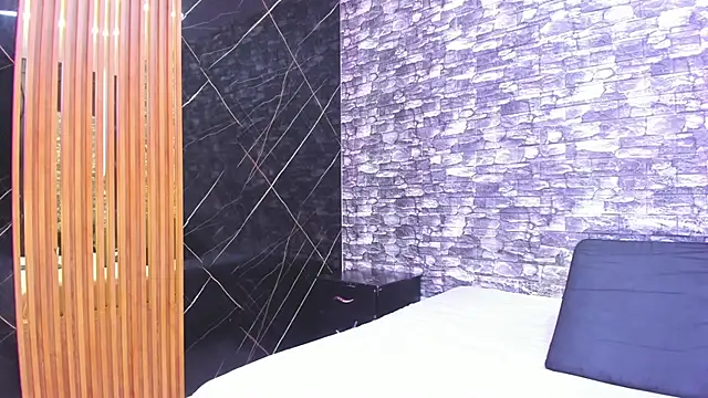 ZoeCollin online show from December 5, 2025, 3:16 am