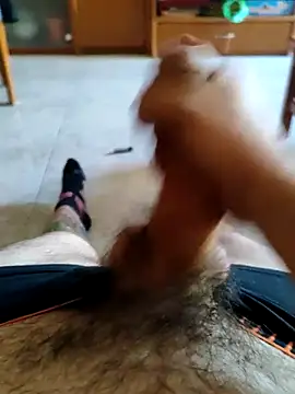 MomentoCaliente00 online show from November 24, 2025, 11:32 am