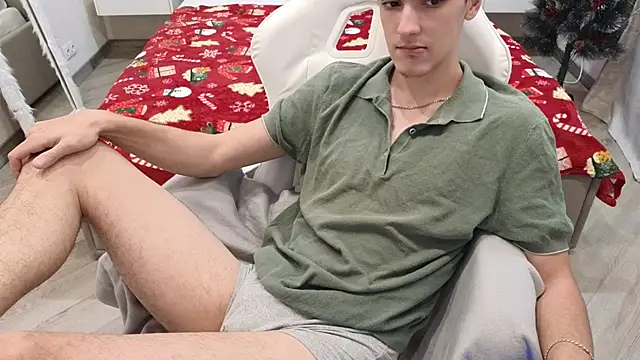 MoonlinSkinn online show from December 16, 2025, 8:07 am