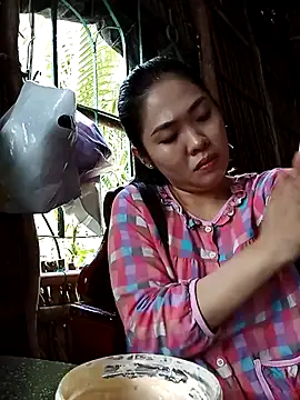 Lin-kute98 online show from April 17, 2026, 12:46 am