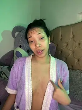 KarolRojas 22 online show from April 12, 2026, 12:47 am